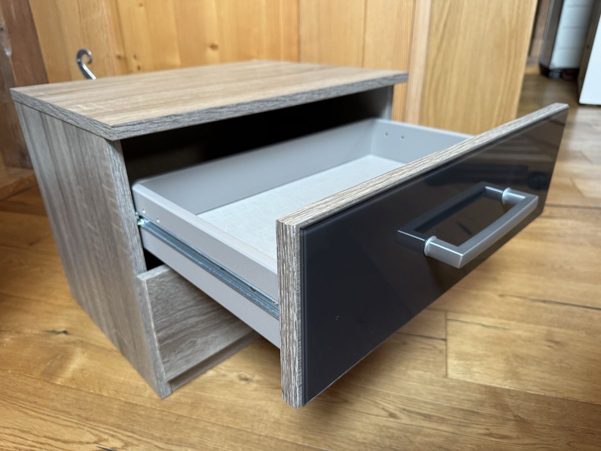 Nachttische: Nachttisch mit 2 Schubladen Holzoptik/Glas – Gebraucht aus Nesslau von laurazimtstern 2