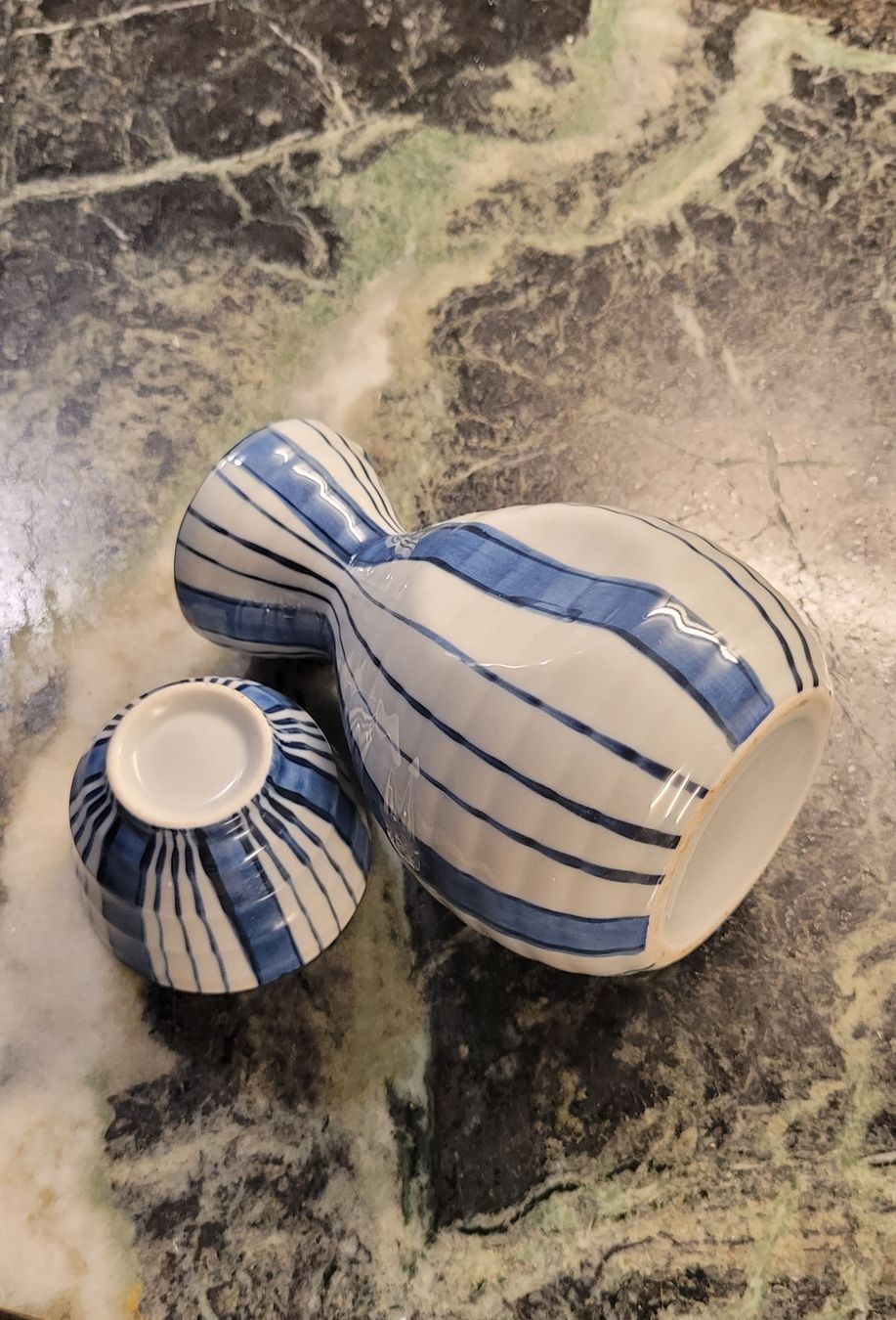 Caraffe: Carafe saké et tasse assortie – Usato da Genève venduto da uneautresaison 1