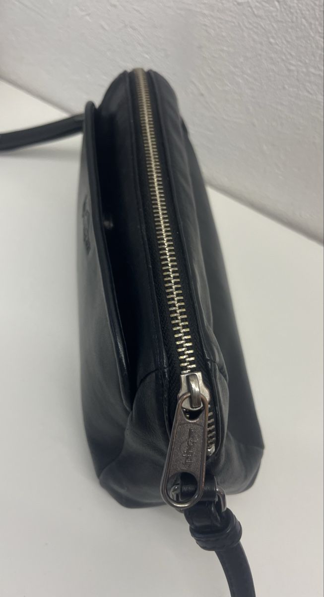 Kipling Taschen für Damen: Original Kipling Leder-Umhängetasche Schwarz 23x14 cm – Gebraucht aus Möhlin von mil_h55x 4