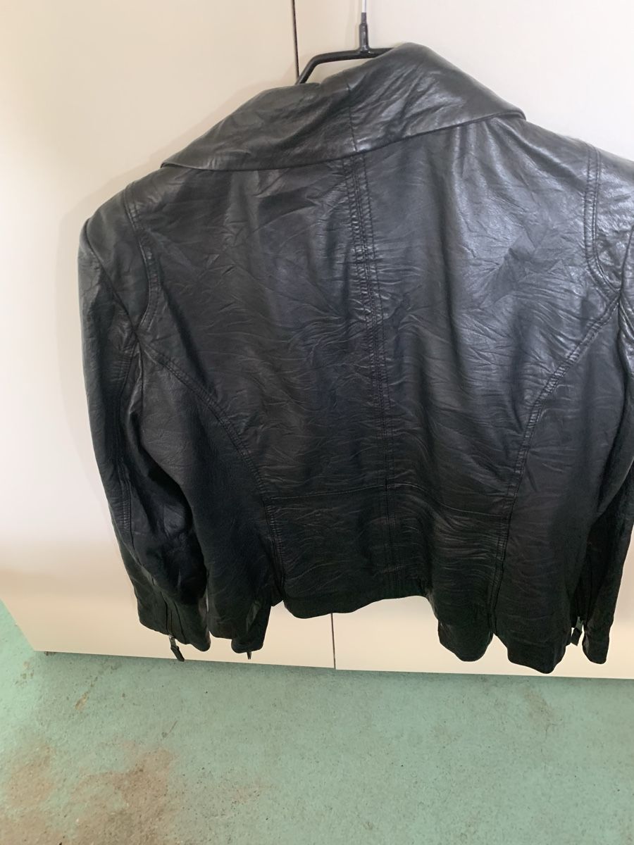 Esprit Giacche: Schicke Esprit Lederjacke, Gr. 38 Schwarz – Usato da Aathal-Seegräben venduto da Squiki 3