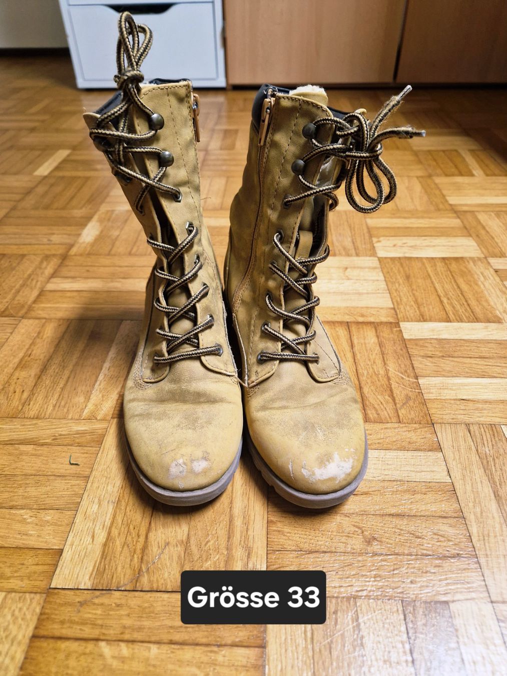 Scarpe per ragazze: Stiefel Grösse 33 – Usato da Stüsslingen venduto da white_angel86