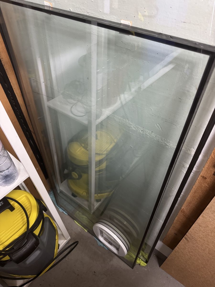 Finestre: Glasfenster mit katzenklappe gebraucht – Usato da Zürich venduto da Ladd 5