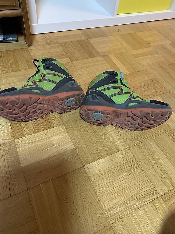 Scarpe per ragazzi: Lowa Wanderschuhe Gr 32 – Usato da Gossau SG venduto da SabrinaA0102 1