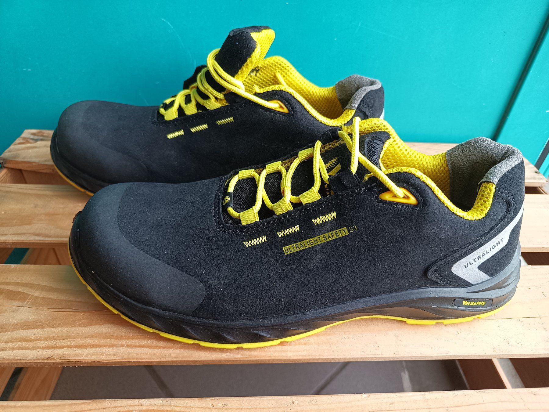 Scarpe da uomo: VM Sicherheitsschuhe S3 ESD SRC 45 – Nuovo e nell'imballaggio originale da Oberegg venduto da 19franzi94 1