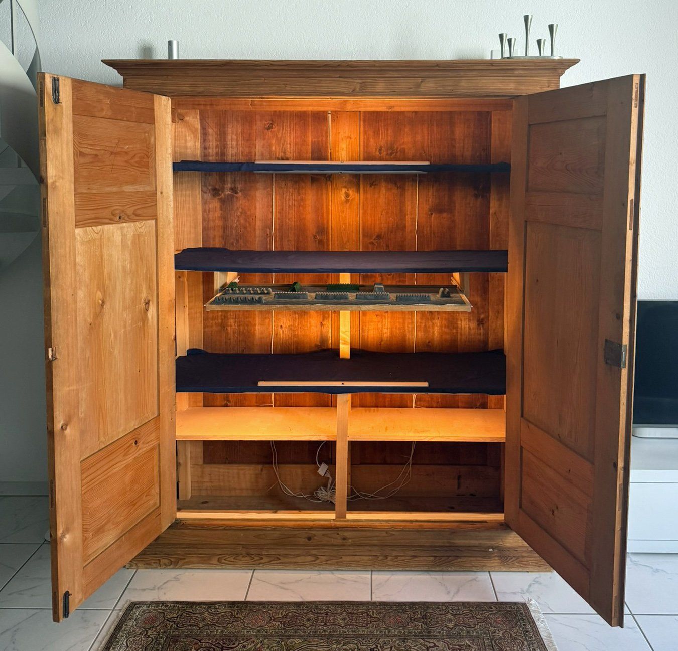 Armadi: Antiker Schrank (Bodenseeschrank) – Usato da Mönchaltorf venduto da Speedy453 1