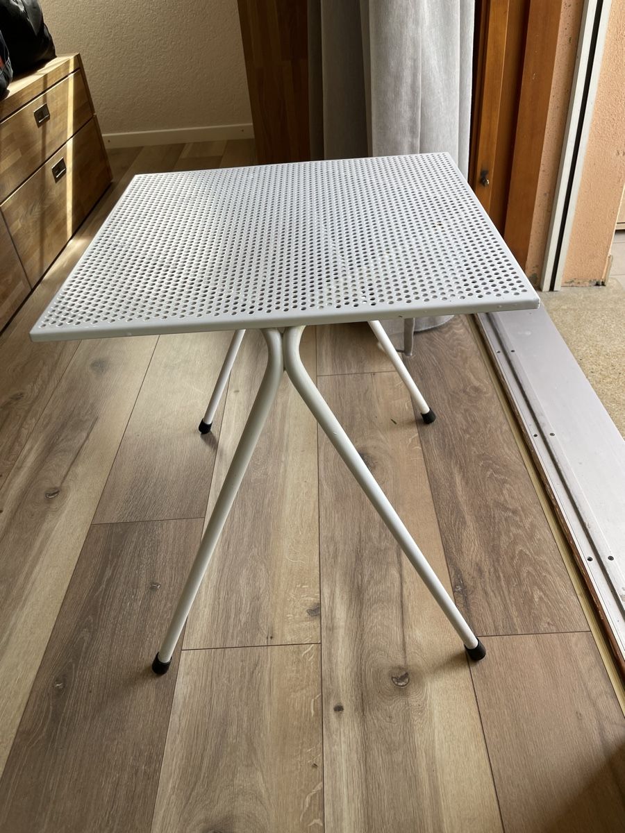 Tavoli: Table STELLA design vintage 1960 – Usato da Les Genevez JU venduto da fabliane