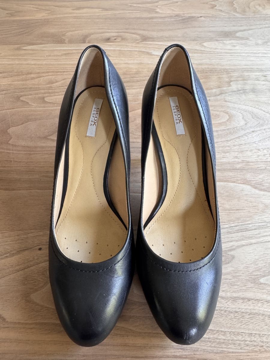 Pompe & Parti di ricambio: Geox Pumps Gr.35 Leder – Usato da Rüti ZH venduto da make 1