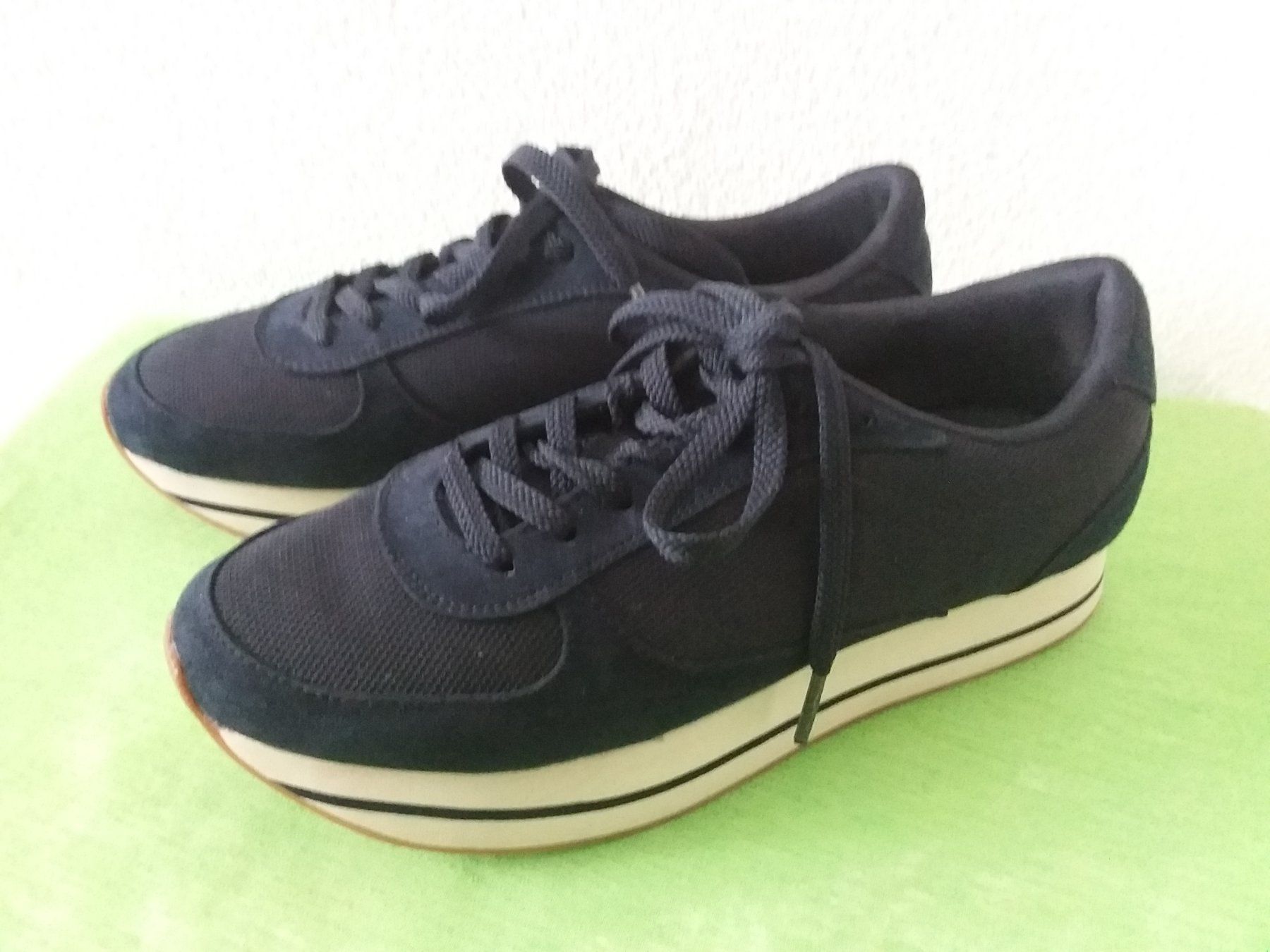 Zara Scarpe da donna: ZARA Sneakers, Gr 39, dunkelblau – Usato da Uitikon Waldegg venduto da Risibisi7 1
