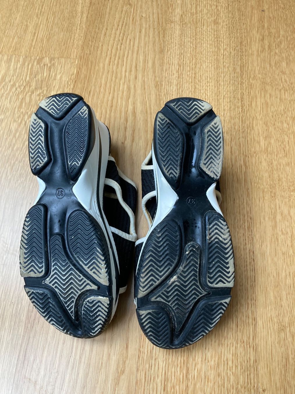Damenschuhe: Plateau Sandalen Gr. 37 schwarz – Gebraucht aus Stallikon von dotka07 3