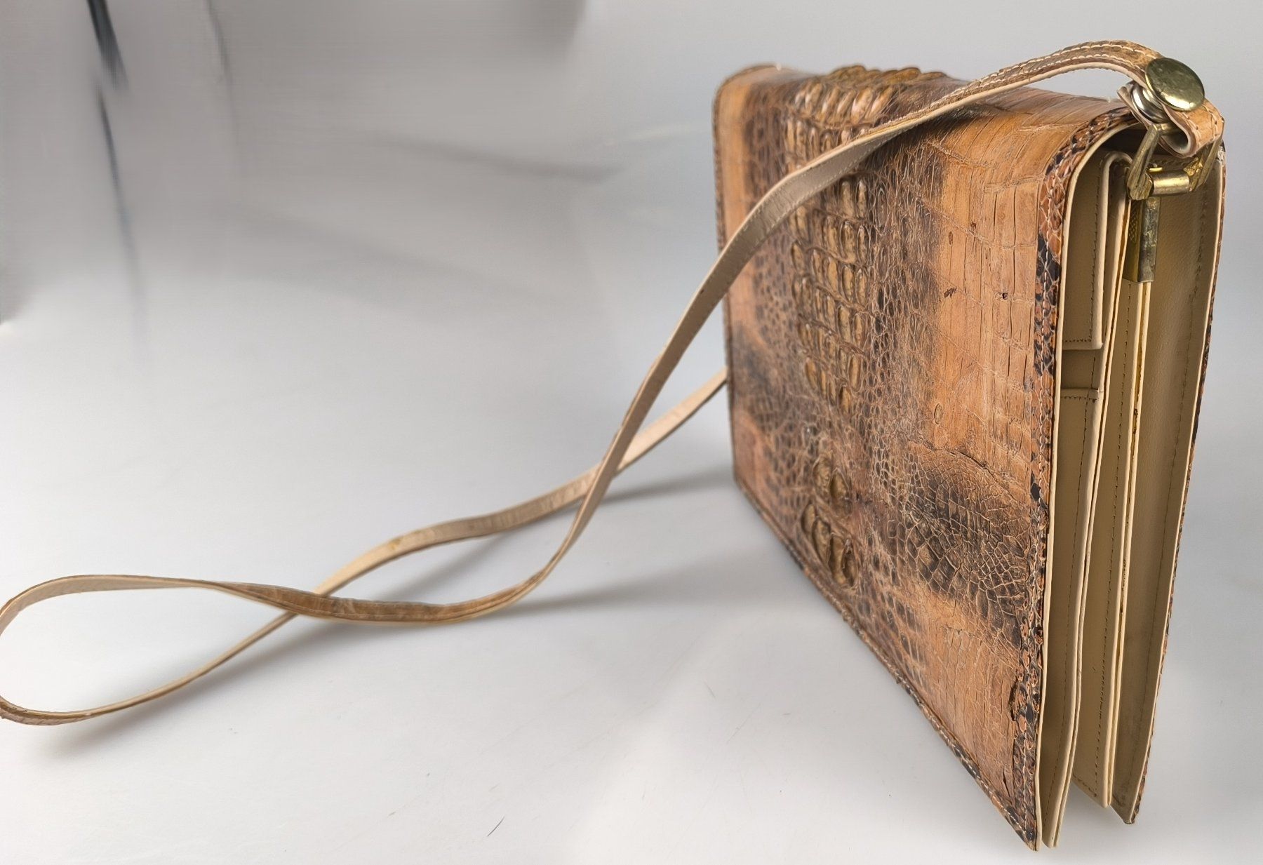 Taschen für Damen: Hellbraune Krokodilleder Handtasche – Gebraucht aus Rüti ZH von Restwert_Rueti_ZH 2