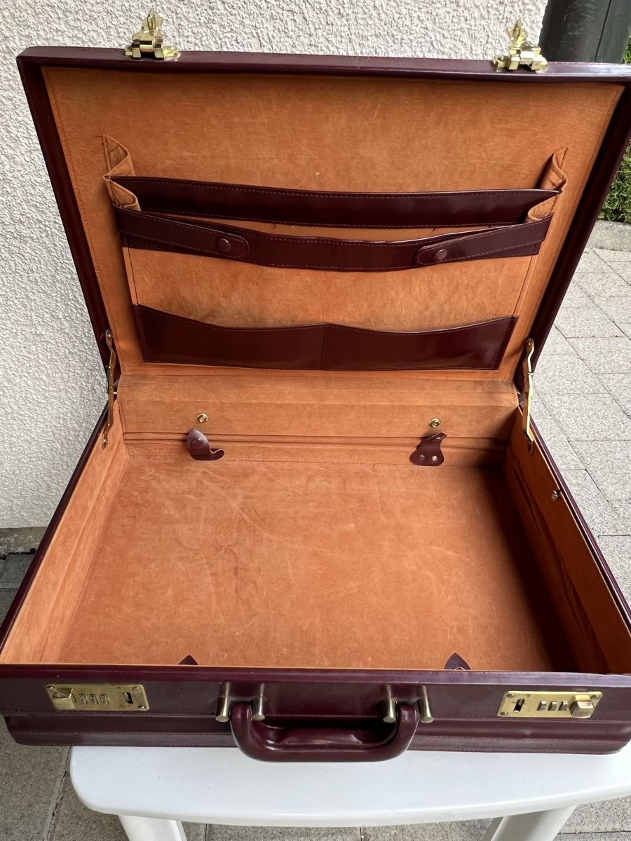 Valigie & Borse: Aktenkoffer Leder – Usato da Betschwanden venduto da Dognose 5