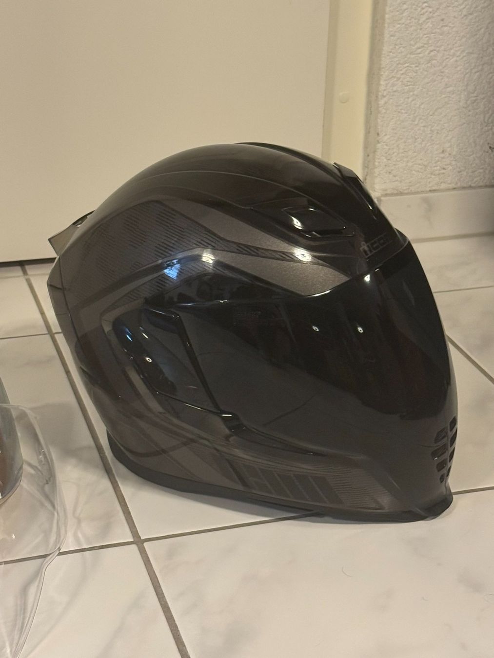 Caschi & visiere: Icon Motorrad Helm 3XL – Usato da Schinznach Bad venduto da Prosperos 2