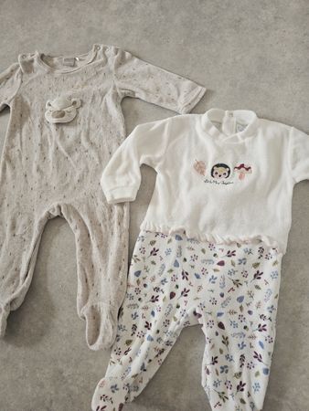 Lot de bodies bébé taille 6 mois en parfait état!
