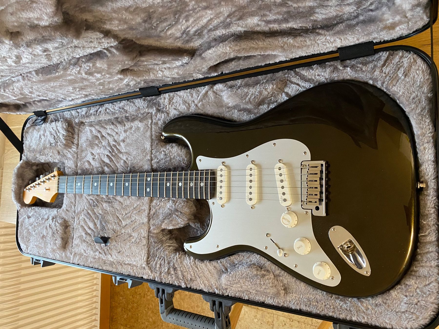 Fender Strumenti musicali: Fender Stratocaster LINKSHÄNDER – Nuovo (secondo la descrizione) da Maienfeld venduto da GR-Ami15