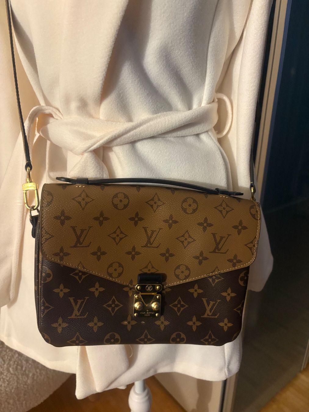 Louis Vuitton Borse da donna: Louis Vuitton Tasche Metis Reverse – Usato da Biel-Bienne venduto da Roserosse13 1