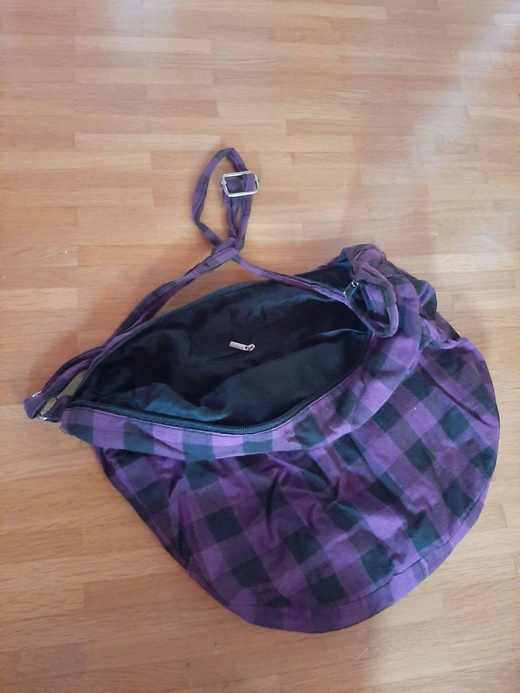 Sacs femmes: ab Fr. 1.- Tasche aus Textil mit Innentaschen – D'occasion à Oberlunkhofen par dreihaselnuesse