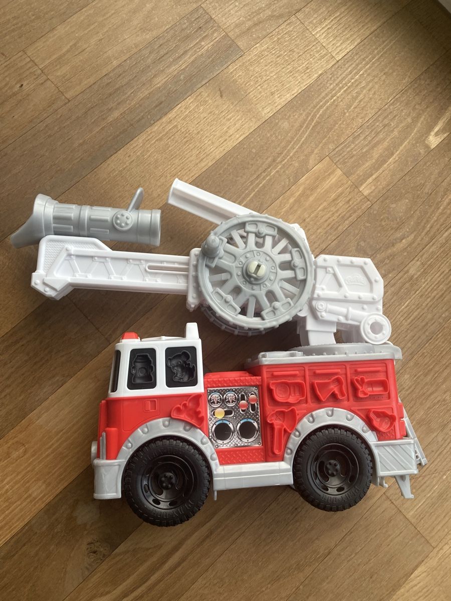 Play-Doh Giocattoli: Play- Doh Feuerwehrauto – Usato da Luzern venduto da Aldabema 3
