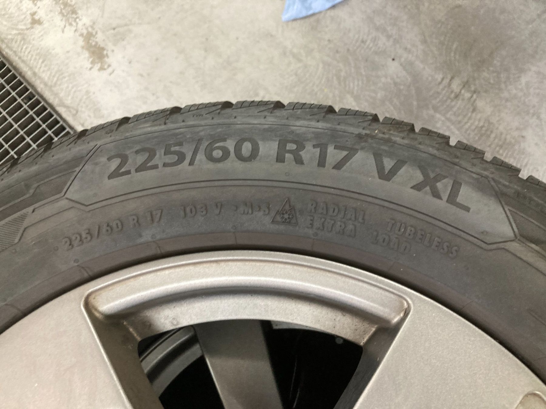 Jeep Pneumatici & Ruote complete: Jeep Compass Winterräder 225/60R17 – Nuovo e nell'imballaggio originale da Cham venduto da WB2223 4