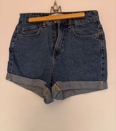 Primark Jeans-Shorts Gr. 38 Sommerliche Freizeithose Neuwert
