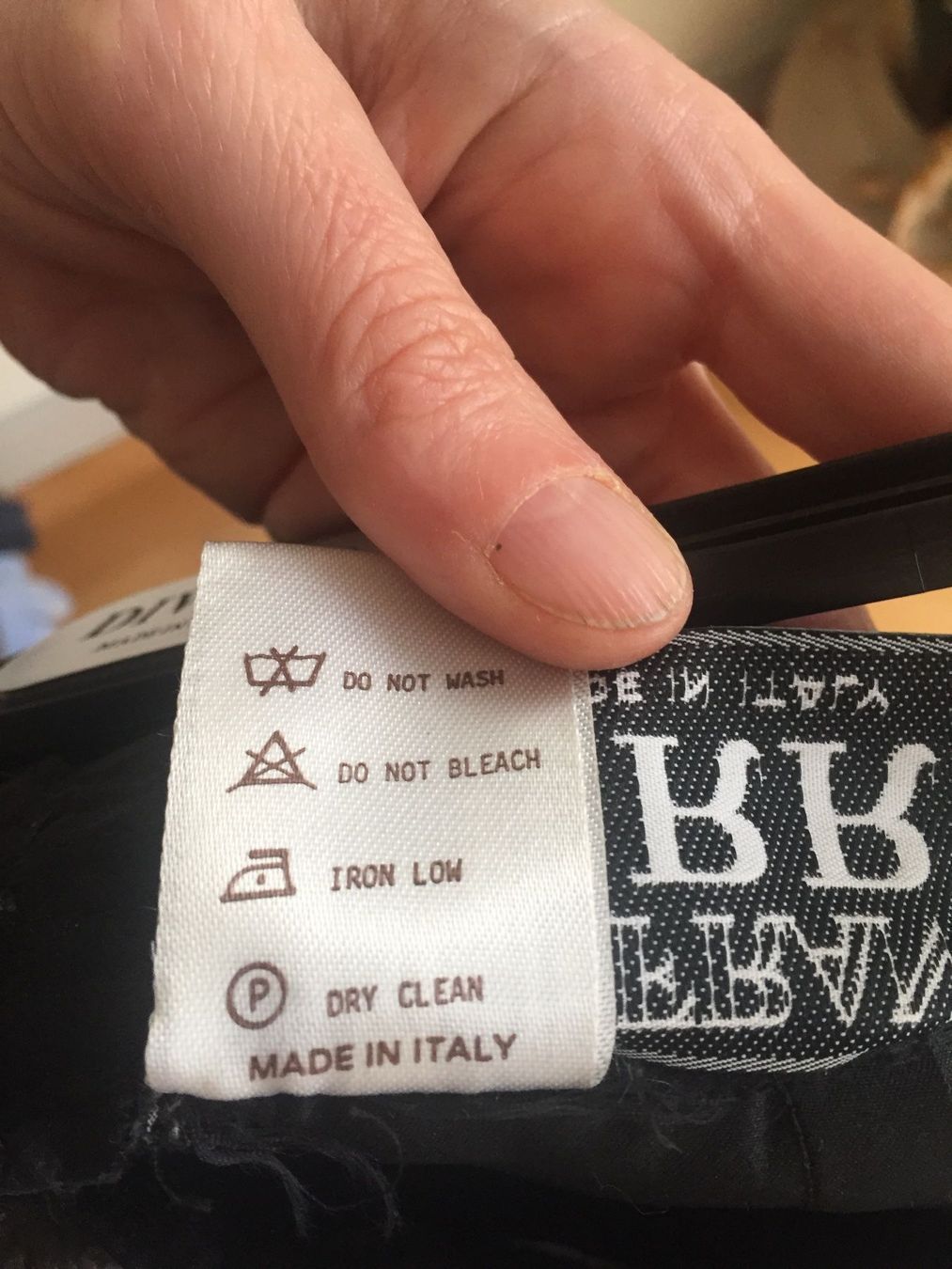 Gonne: Jupe soie Gianfranco Ferré vintage – Usato da Küssnacht am Rigi venduto da CALIFRASQUI 7