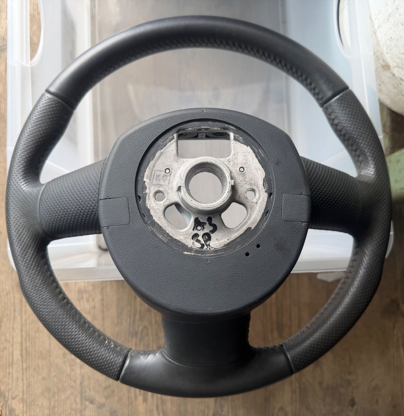 Audi Alle Autoersatzteile: Audi A3 8P 2003-2013 Lederlenkrad mit Multifunktion – Gebraucht aus Widnau von Gasser_Auto 3