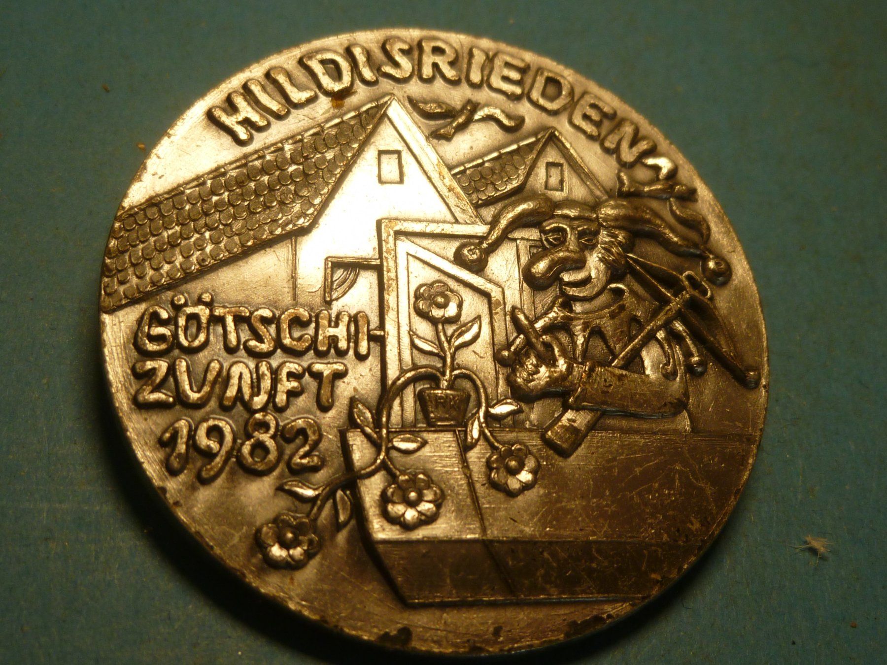 Placchette & Badge: HILDISRIEDEN 1982 SILBER – Usato da Ried (Muotathal) venduto da Mandarin02