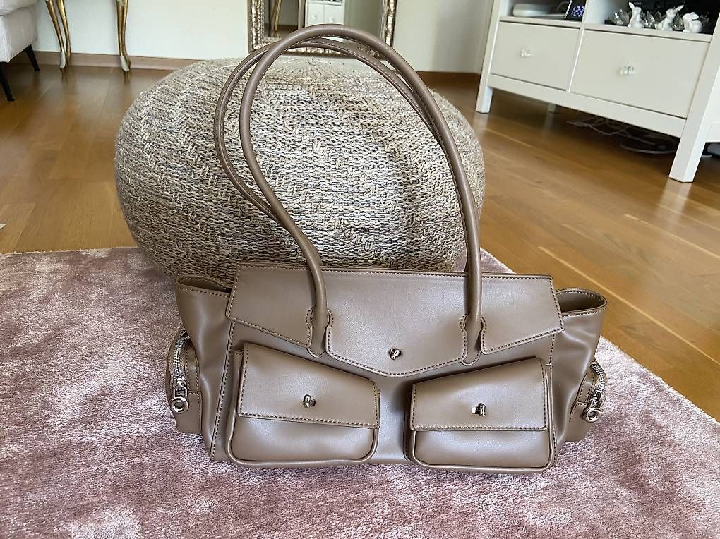 Sacs femmes: Tasche  – Neuf avec emballage d'origine à Ostermundigen par Natalia1973