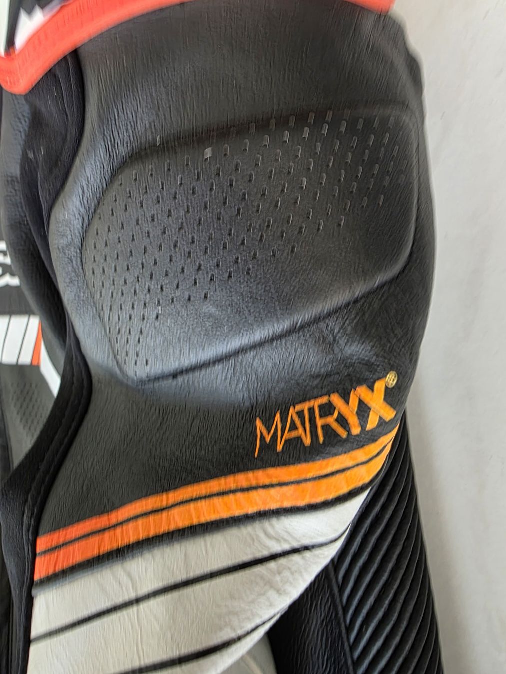 Alpinestars Completi: Alpinestars Kombi - GP Tech V4 - Gr. 50 – Usato da Belp venduto da Ginus85 9