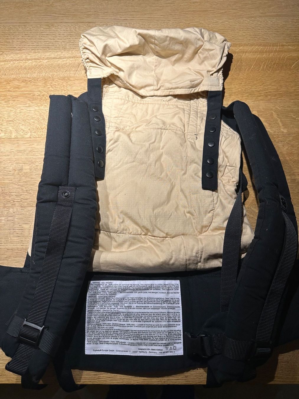 Ergo Baby Marsupi portabebè: Original Ergobaby Trage inkl. Newborn Einsatz – Usato da Egerkingen venduto da Claudia_Flury 2