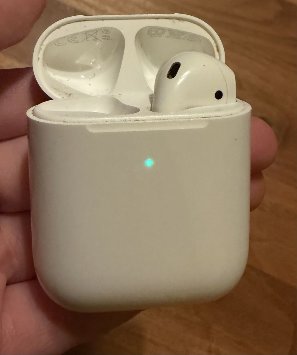 Apple Cuffie: Apple AirPods 2nd Generation – Usato da Thalwil venduto da onurco 2