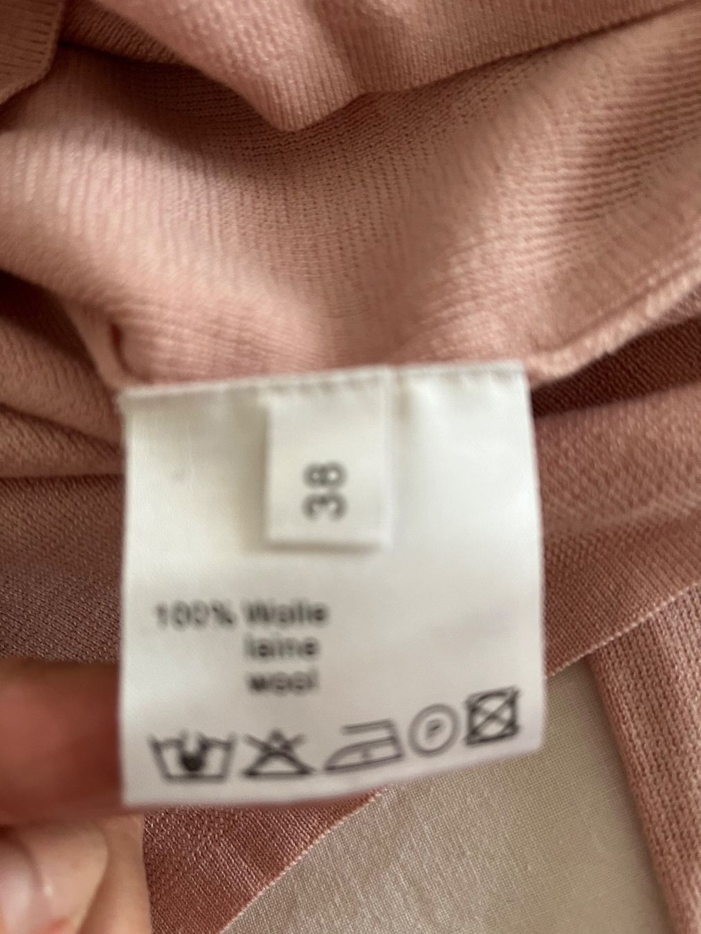 Pullover & Sweatshirts: Rosa rollkragen woll pullover M – Gebraucht aus Aesch BL von shuja01 4