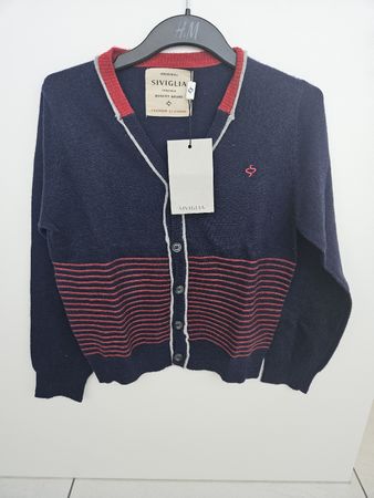 Pullover mit Knöpfe