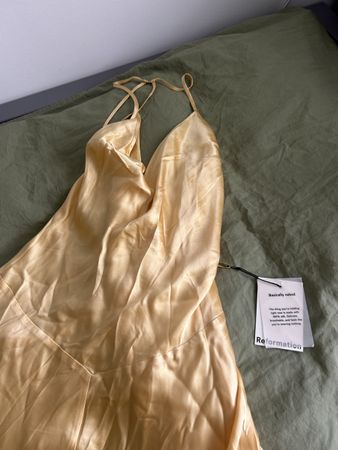 Reformation Seiden Kleid gelb Grösse 10 neu mit Etikett