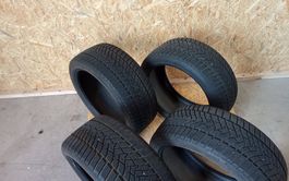 4 Winterreifen Dunlop 245/40 R19