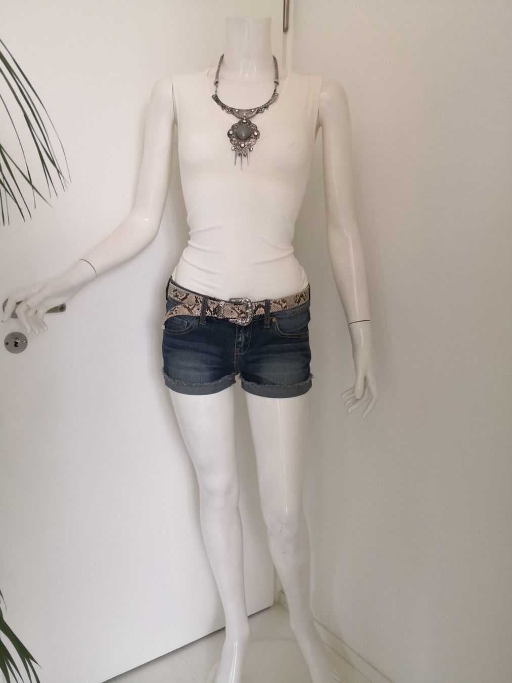 Mango Top: 🤩MANGO TOP ECRU MIT V-SCHNITT – Usato da Olten venduto da Naja-Twins-Twins 7