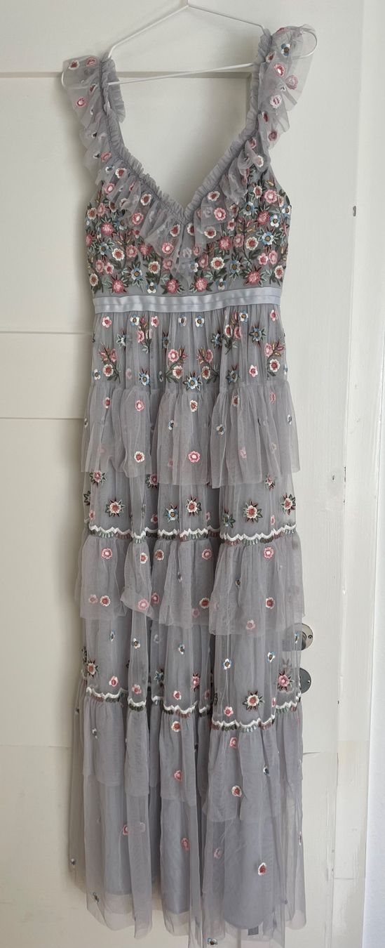 Kleider: Designerkleid Needle & Thread, 34-36, Grau-Blau 💐 – Gebraucht aus Bern von the_g6st 1
