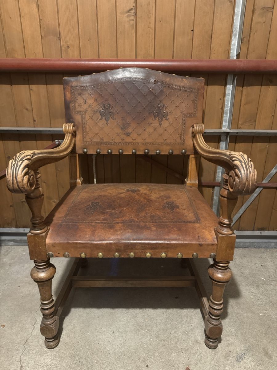 Sessel: Thron Sessel – Gebraucht aus Rheinau von Mr.Botsch