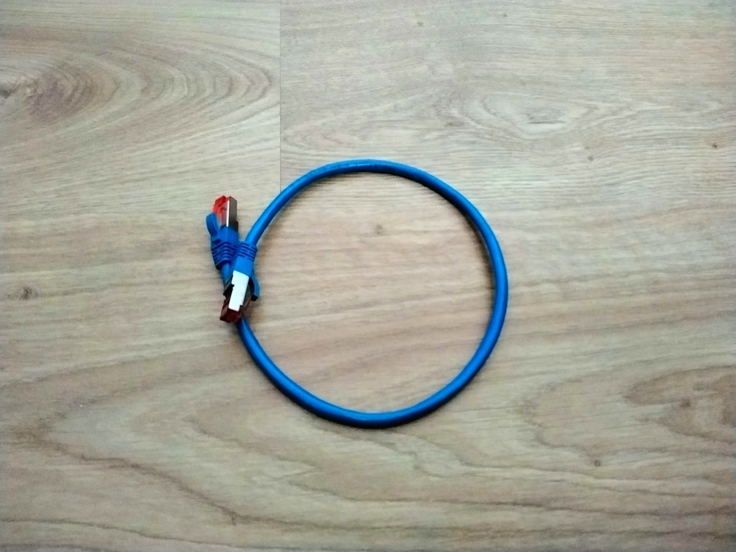 Cavi: Câble réseau RJ45 bleu – Usato da Vers-chez-Perrin venduto da nicobello