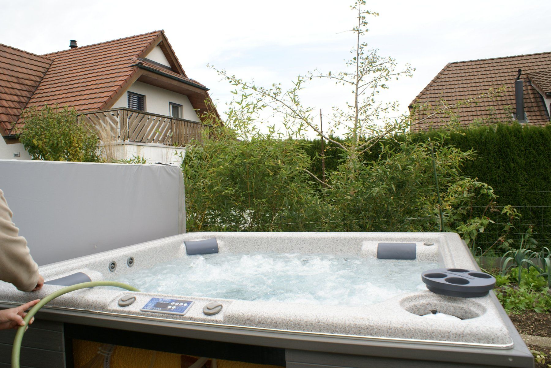 Bains à remous: Whirlpool – D'occasion à Niederwil AG par Reykaeppeli 6