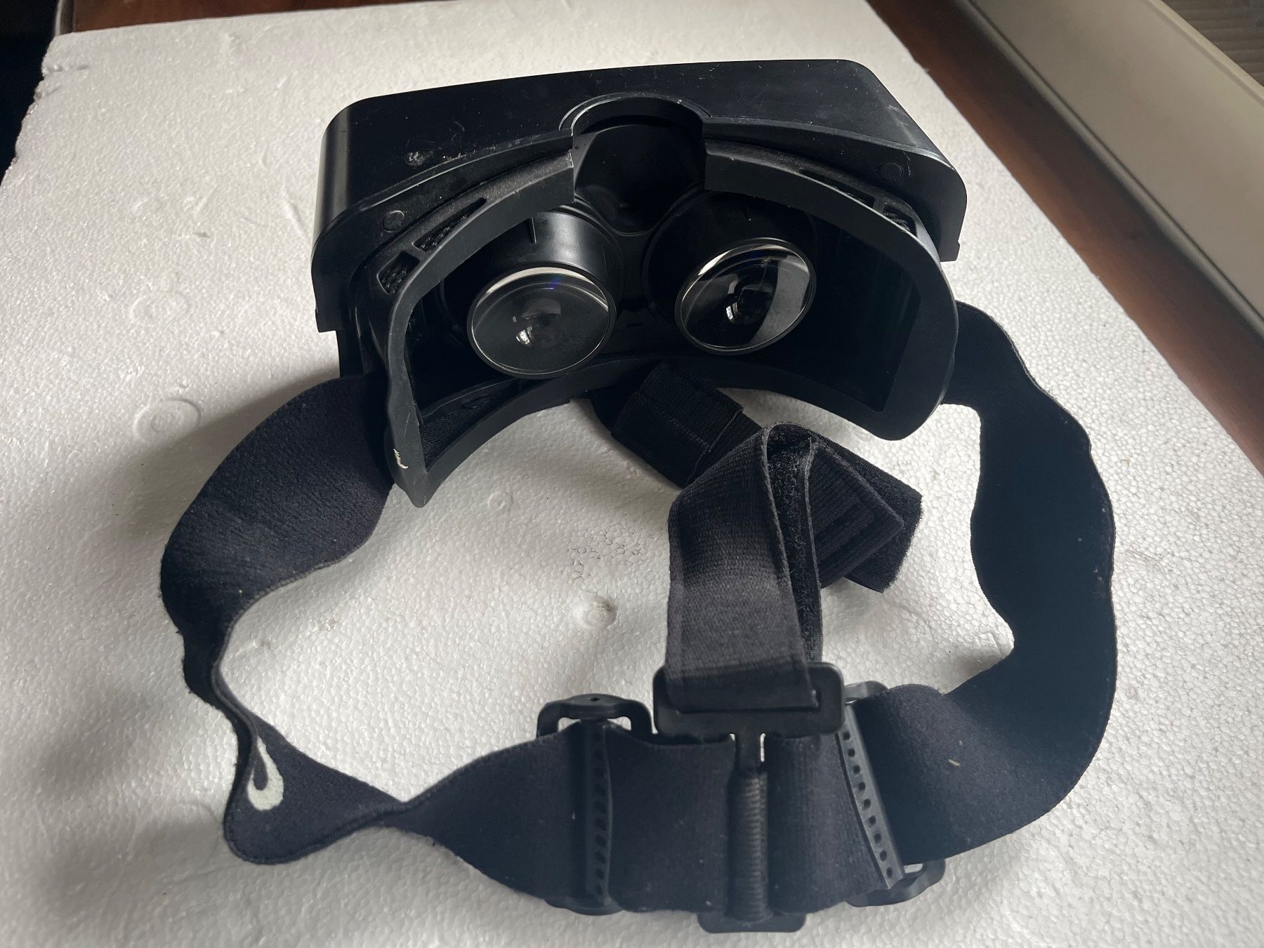 Casco VR: Oculus Rift DK2 (Development Kit 2) – Usato da Delémont venduto da Cannonus