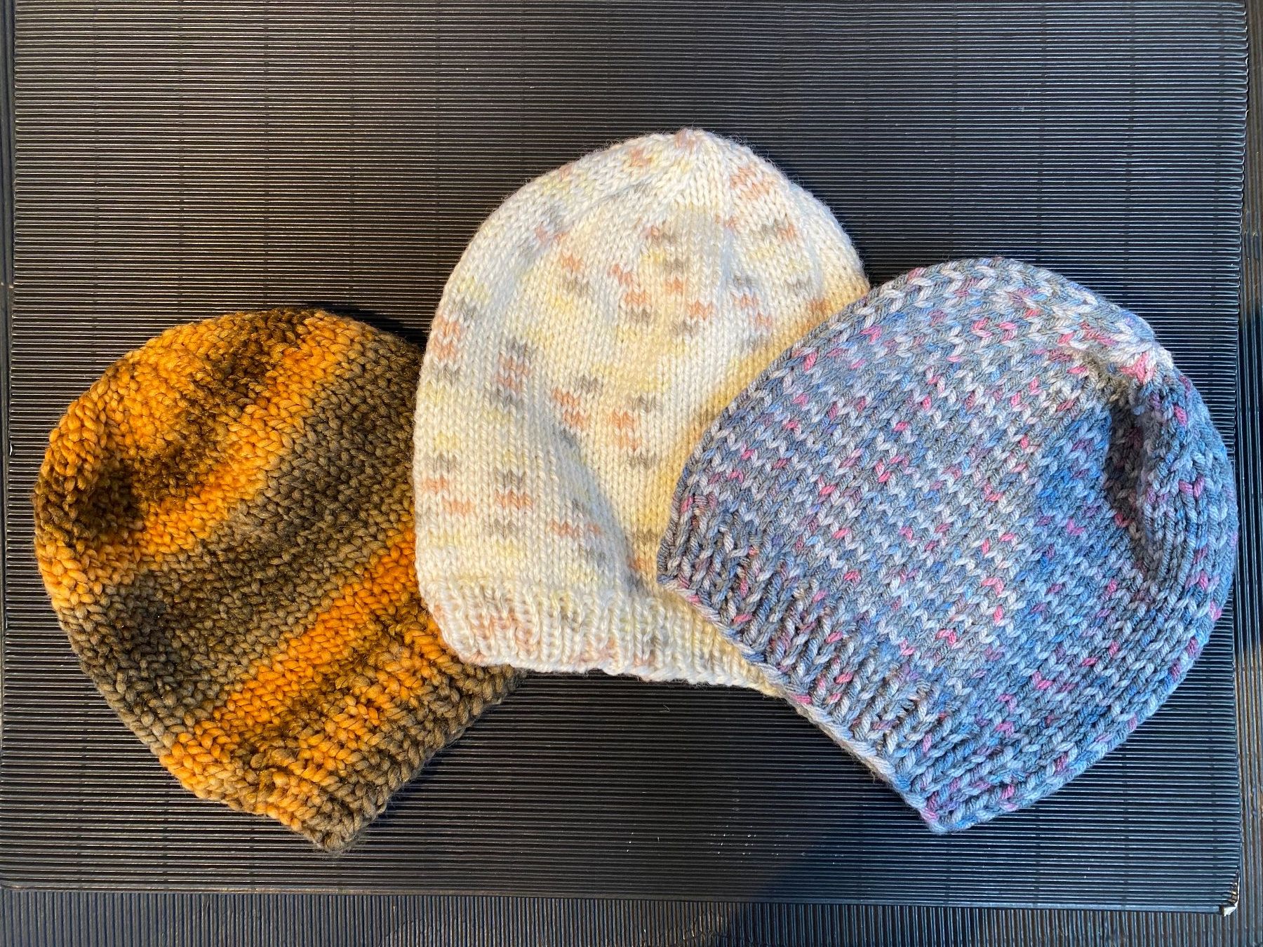 Copricapi, berretti & cappellini: 3er Pack Beanies (selfmade) – Nuovo (secondo la descrizione) da Egg SZ venduto da irbaku