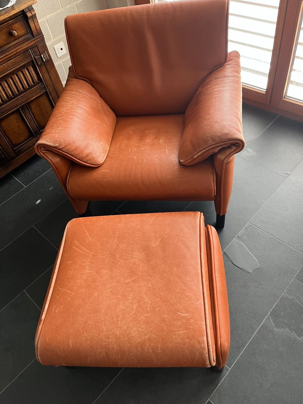 De Sede Sessel: De Sede Ledersessel mit Hocker – Gebraucht aus Holderbank SO von GeorgeU