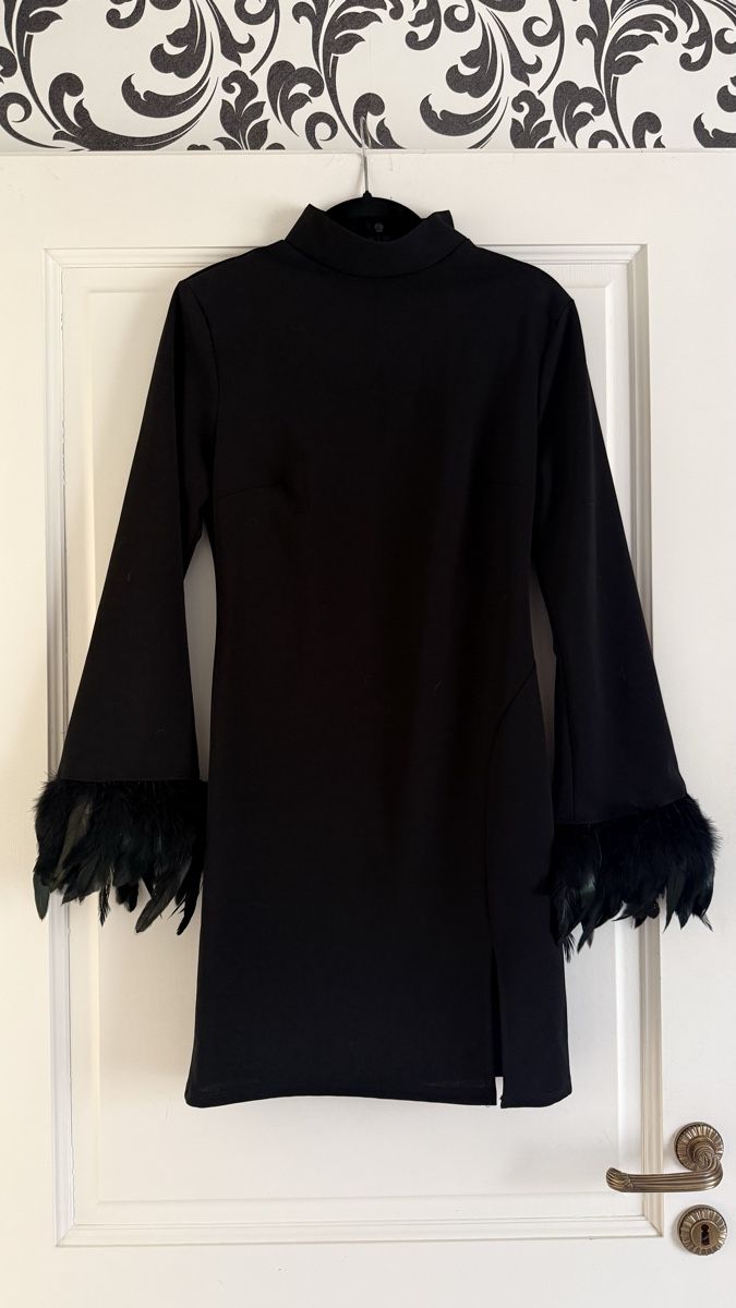 Vestiti: Little Black Cocktail Dress – Nuovo e nell'imballaggio originale da Corsier-sur-Vevey venduto da Kristina.Nova 1