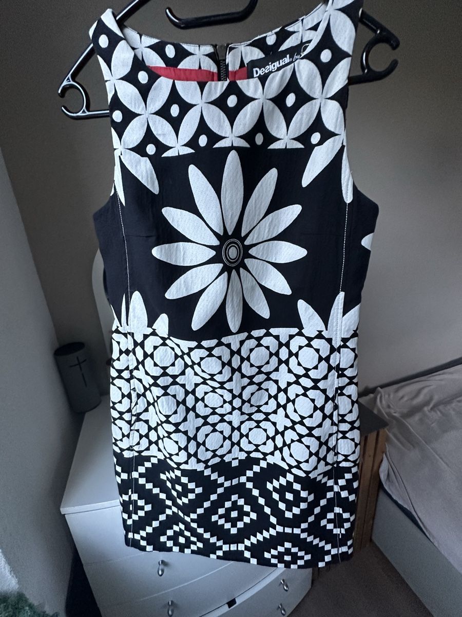 Desigual Lotti di vestiti: Desigual-Kleid – Usato da Bellmund venduto da Srisi01 2
