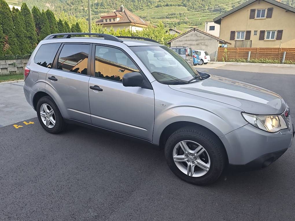 Automobili: Subaru Forester 2.0X AWD Swiss – Usato da Saxon venduto da Bastien.vial