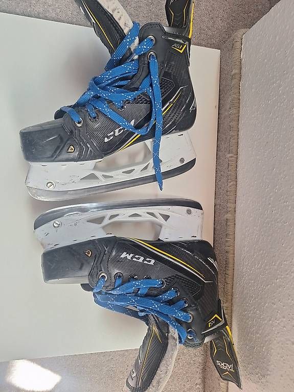 Pattini da ghiaccio: Schlittschuhe CCM  – Usato da Zuoz venduto da Nocino01 1