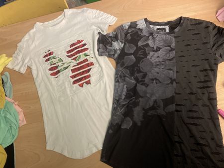 2 coole T-Shirts Grösse 10/134Forty Five Destroyed Look