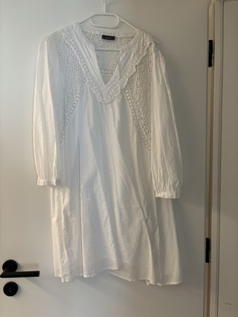 Sommerliches Kleid mit Spitze, Gr. 38, C&A
