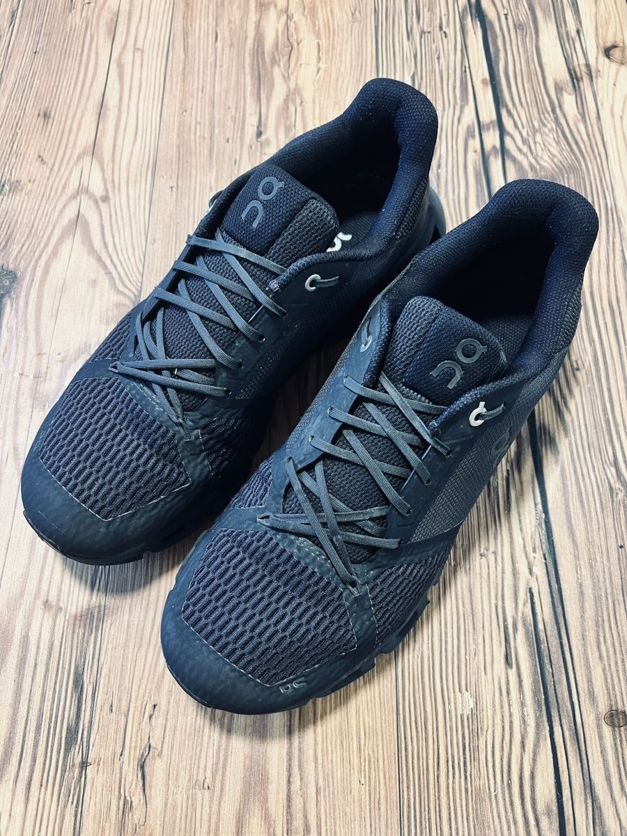 On Scarpe da uomo: On Cloud Herren Laufschuhe, Schwarz, Grösse 44.5 – Usato da Scuol venduto da ricos81 1