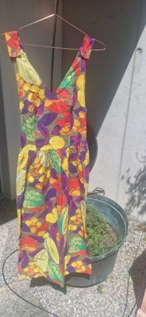 Sommerkleid bunt und. mit Früchten Grösse 38 originalVintage